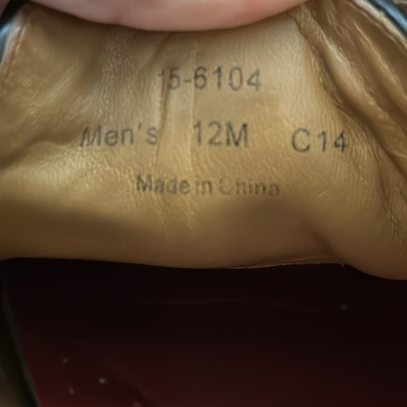 Men’s Johnston and Murphy dress shoes - Picture 6 of 7